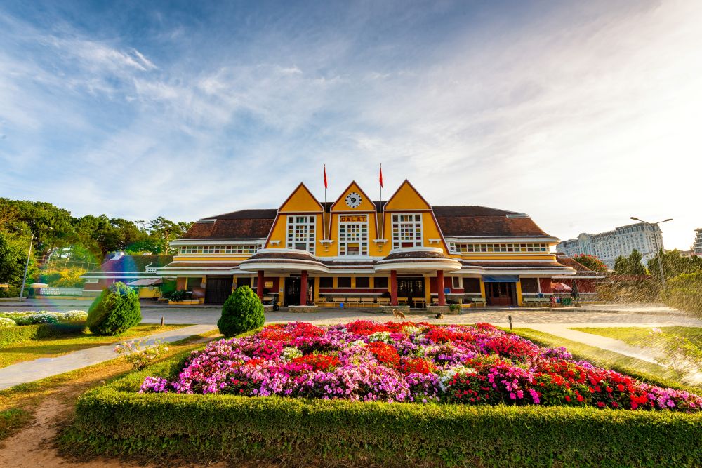 Chùa “Ve Chai” Đà Lạt Địa Điểm Du Lịch Nổi Tiếng Nhất Xứ Sương Mù 29 chua ve chai da lat dia diem du lich noi tieng nhat xu suong mu 9