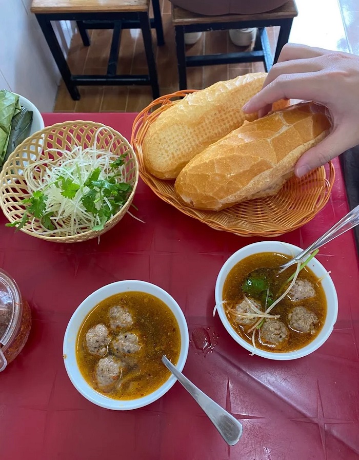 Bánh Mì Xíu Mại Đà Lạt: 6 Quán Ngon Nên Thử Khi Phượt Thành Phố Ngàn Hoa 32 Banh Mi Xiu Mai Da Lat 6 Quan Ngon Nen Thu Khi Phuot Thanh Pho Ngan Hoa 8